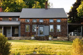 Stylish Rural Sanctuary Perfect for Every Season!